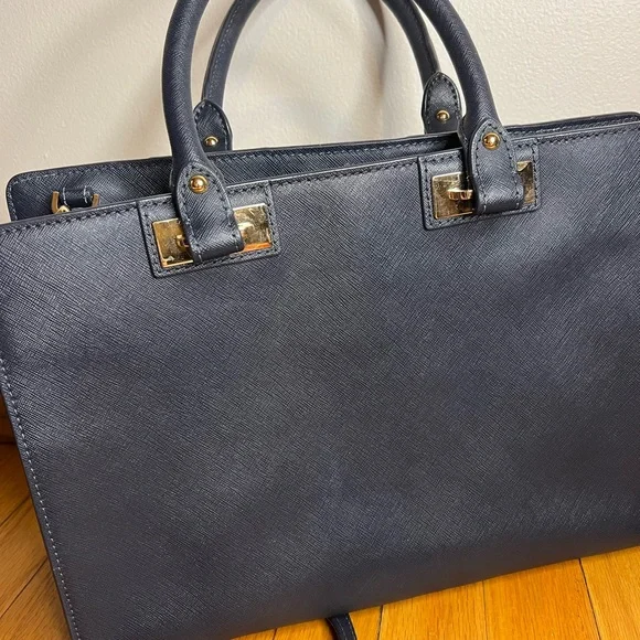 Michael Kors blue handbag with gold hardware - Picture 3 of 7